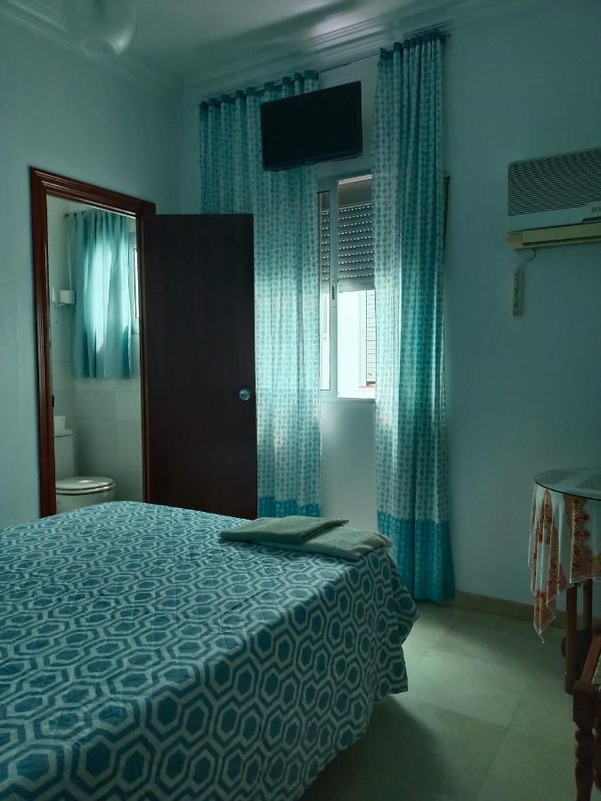 Pension Larra Mairena De Alcor Exterior photo