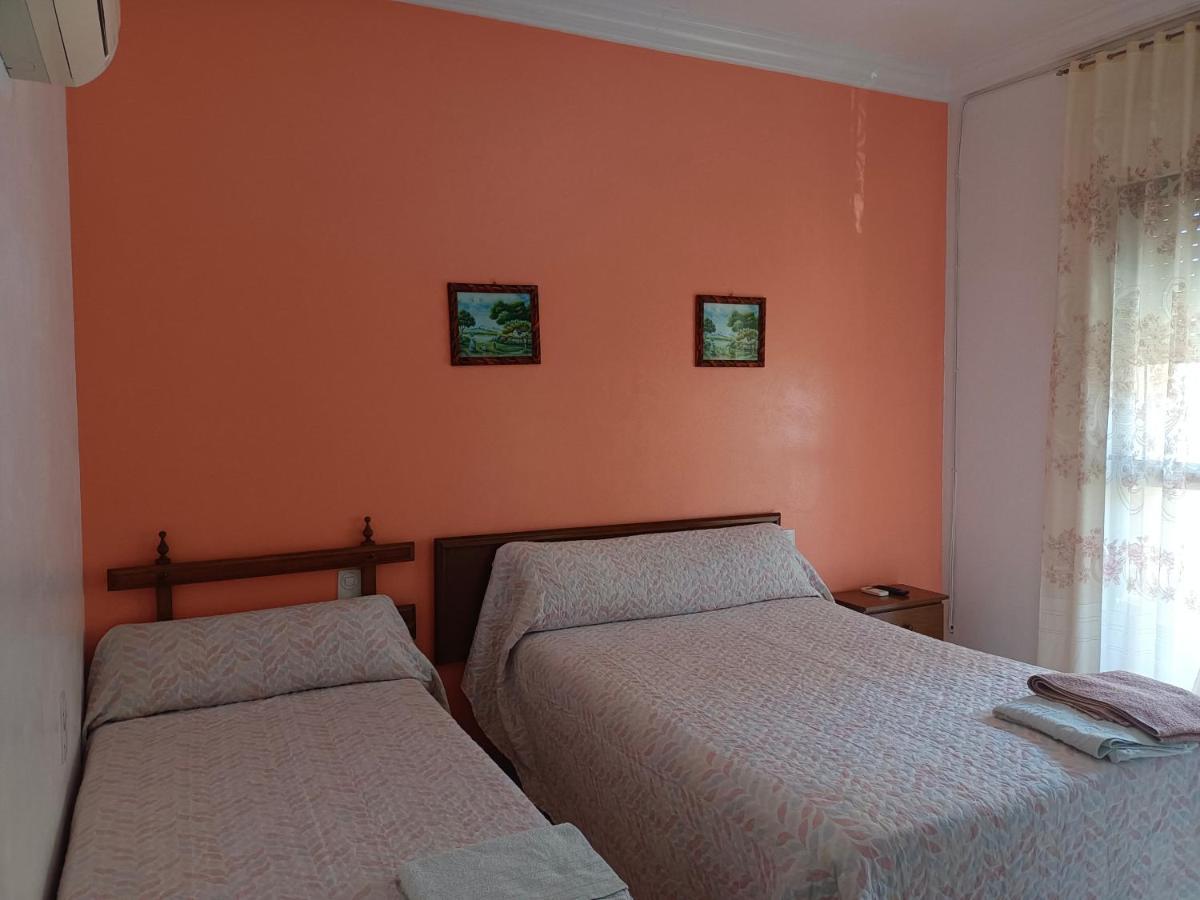 Pension Larra Mairena De Alcor Exterior photo