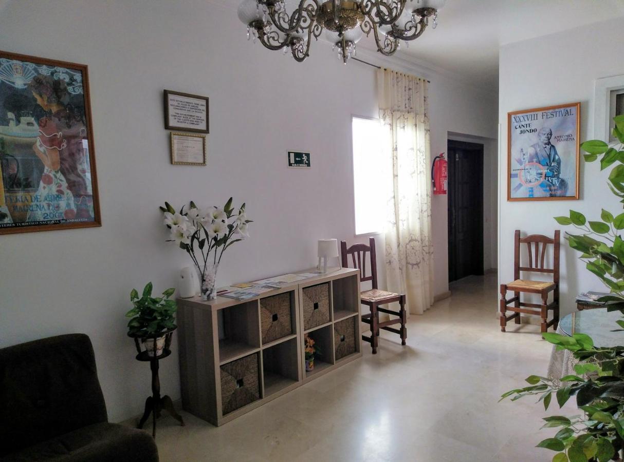 Pension Larra Mairena De Alcor Exterior photo